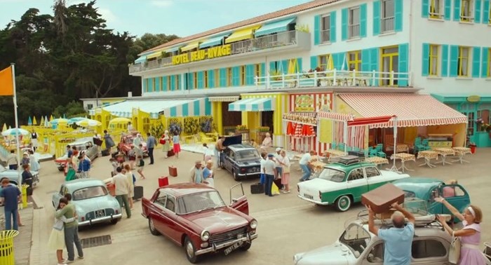 Est ce que tu viens pour les vacances?